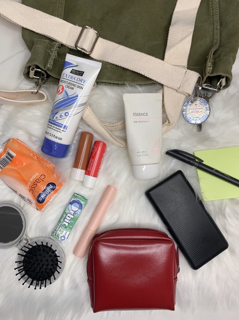 what's in my bag 2020, my everyday purse essentials